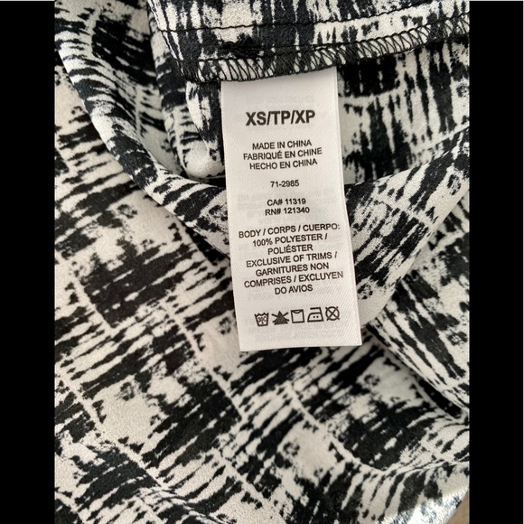 Dynamite black white sleeveless blouse XS - Picture 5 of 5